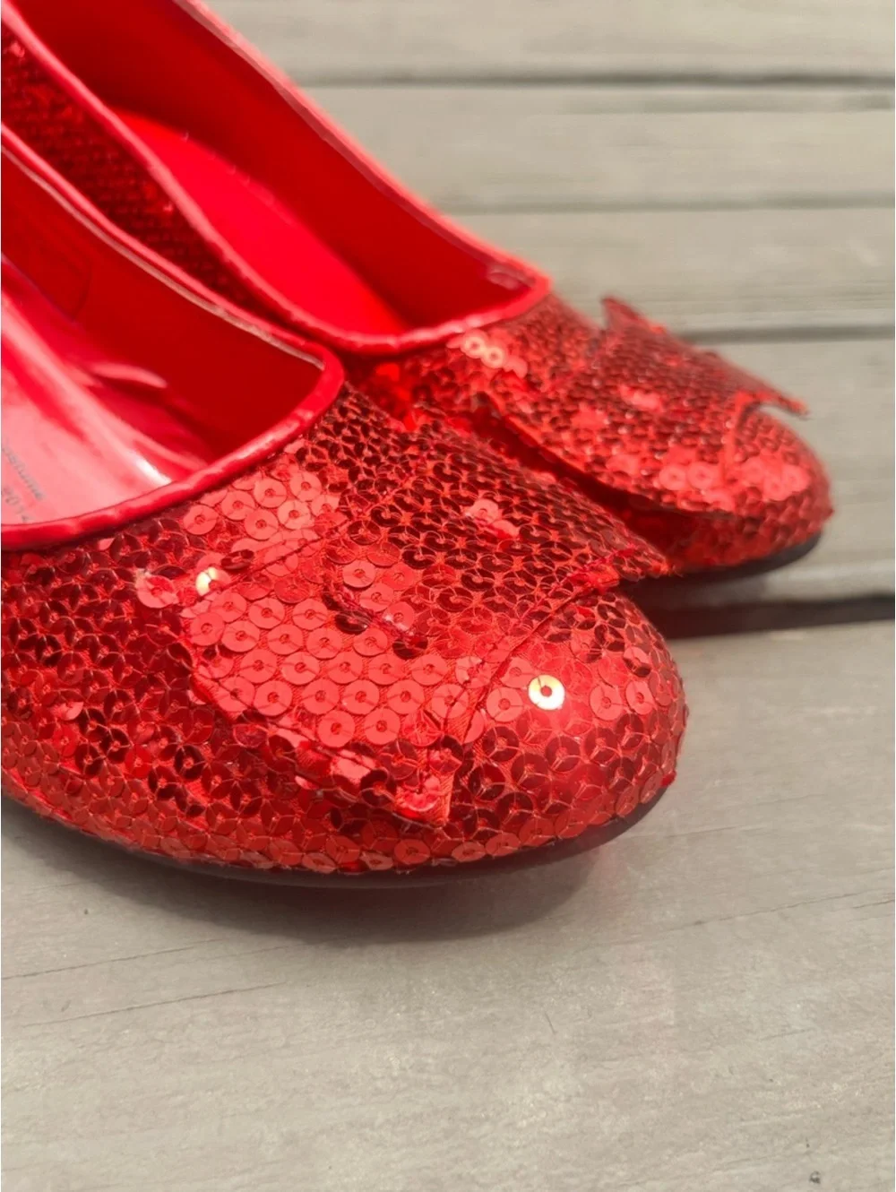 Rubie’s Costumes Dorothy Red Sequin Ruby Slippers Mid Heel Pumps | Size Medium